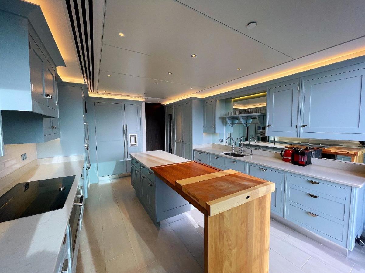 Accommodatie bij particulieren One Bedroom In Luxury On 30th Floor In Central With Breathtaking Skyline View Of Major Landmarks In *